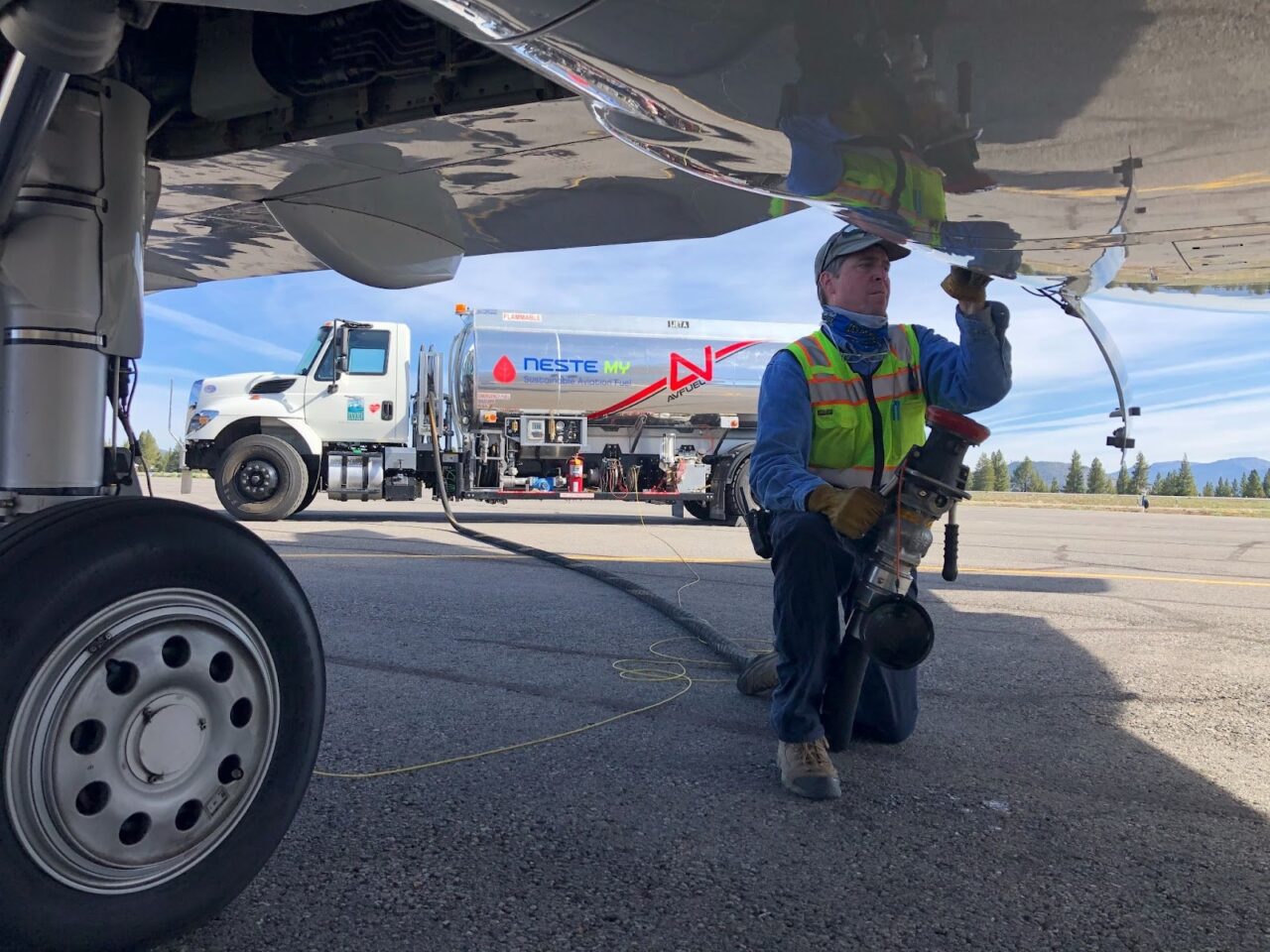 Aviation Aircraft Fuel Supply at Chaudhary Charan Singh International Airport